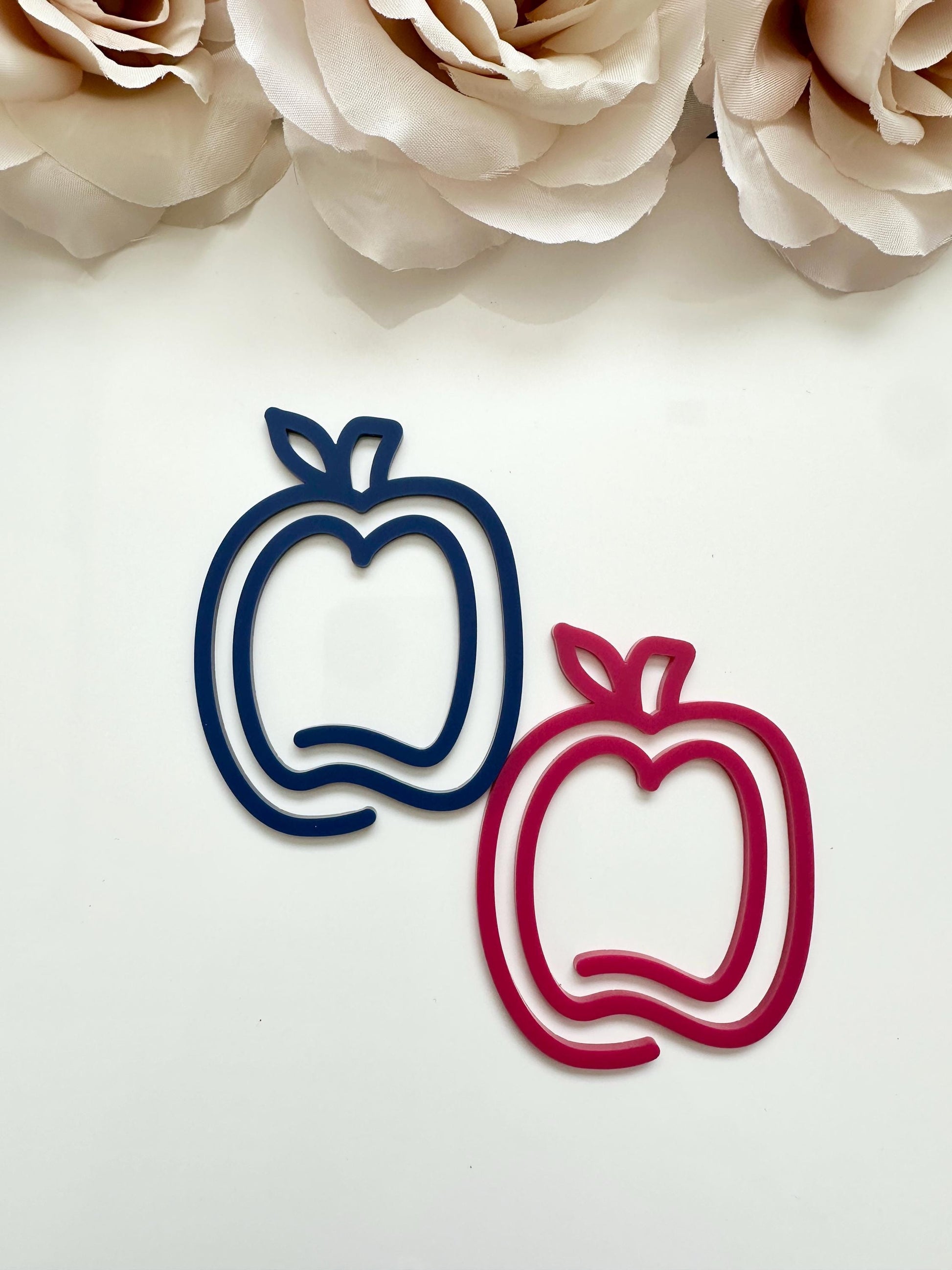 Apple Bookmark| Teacher Appreciation Gift| Teacher bookmark| End of Year Gift| Back to school| Bookmark| Paperclip| Apple Bookmark Gift